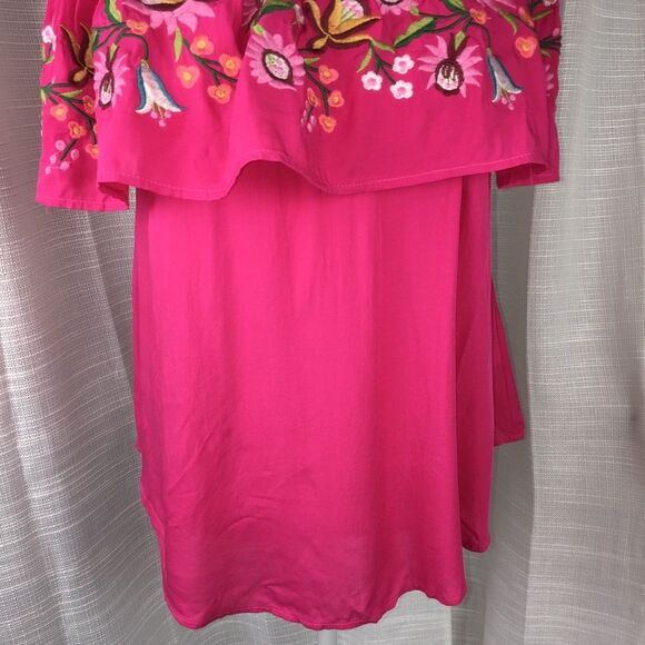 NWT On or Off Shoulder Pink Floral Embroidered Blouse Festive Lightweight - Picture 7 of 10